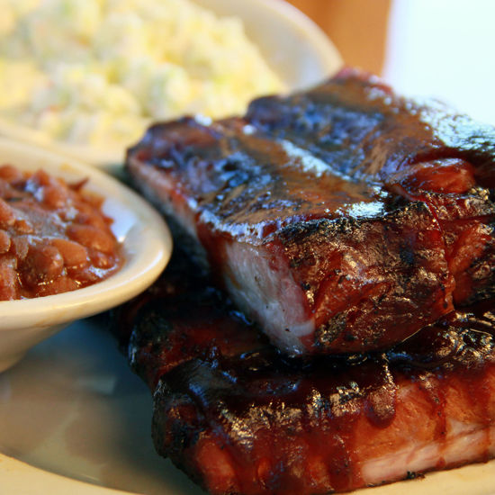 Picture of 6 bones with beans and slaw